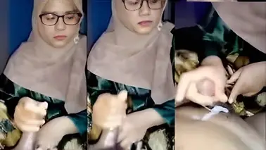 Dicoliin Bu Guru Jilbab Sampai Crot Asyik Terbaru